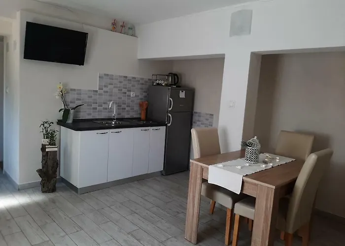 Klaric דירה זאדאר